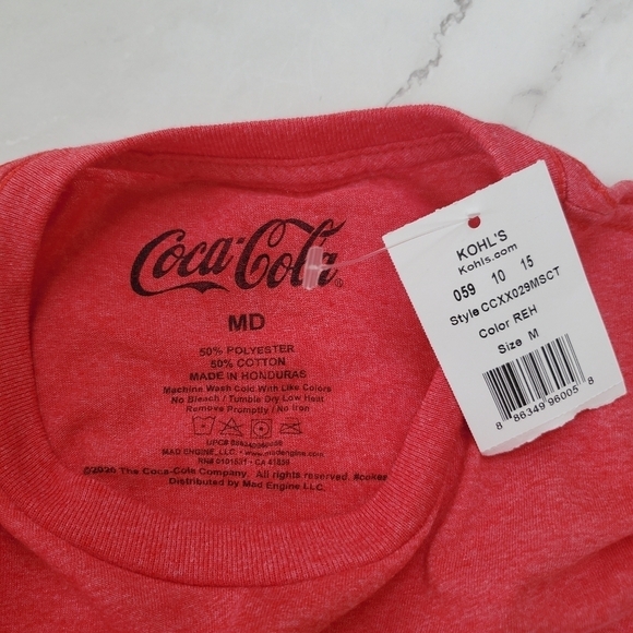 NWT Coca-Cola Graphic Red Logo Tee T-Shirt Medium - Picture 4 of 4